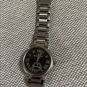 MICHEAL KORS WATCH UNISEX NEEDS A BATTERY